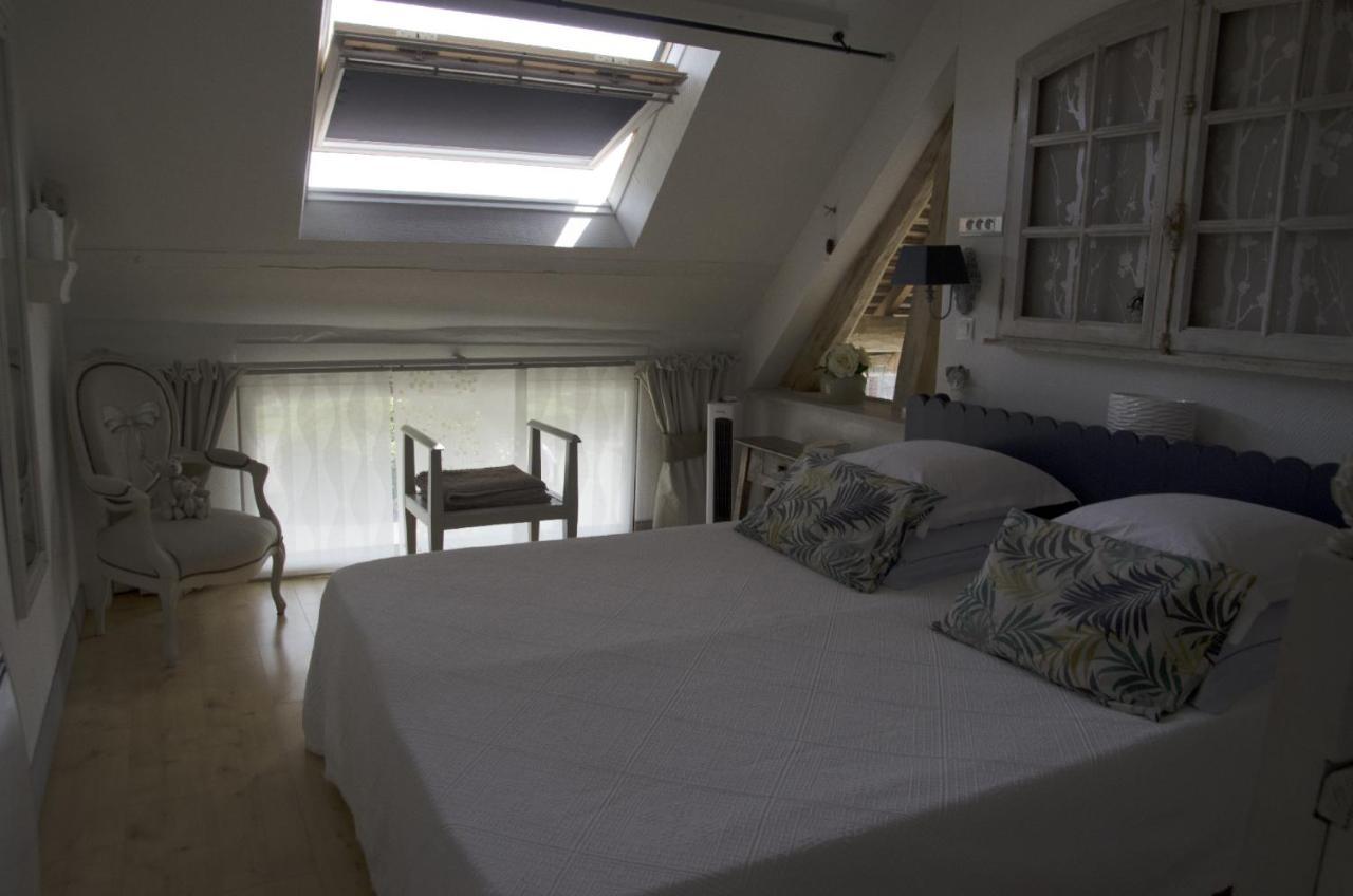 Chambre D'Hotes Face A Briare Exterior foto
