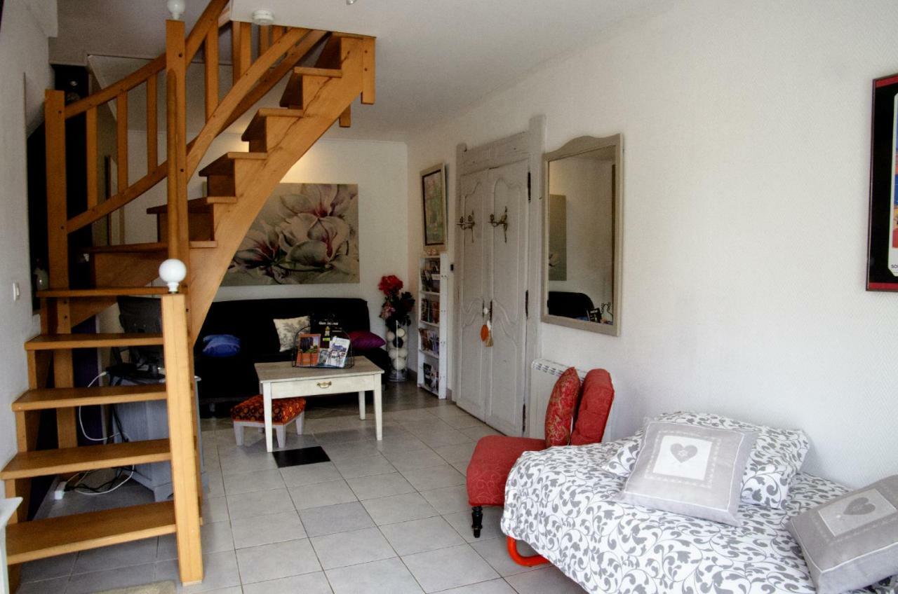 Chambre D'Hotes Face A Briare Exterior foto
